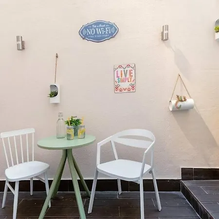 With Terrace In Historic Grace Building With Free Mobile Wifi アパート リスボン